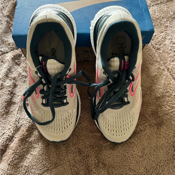 Brooks Glycerin 19 Women's Shoes - Gray and Pink - Picture 3 of 9